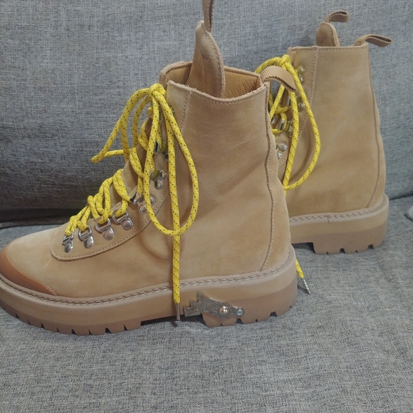 COPY - Off-white hiking boots - Picture 2 of 9